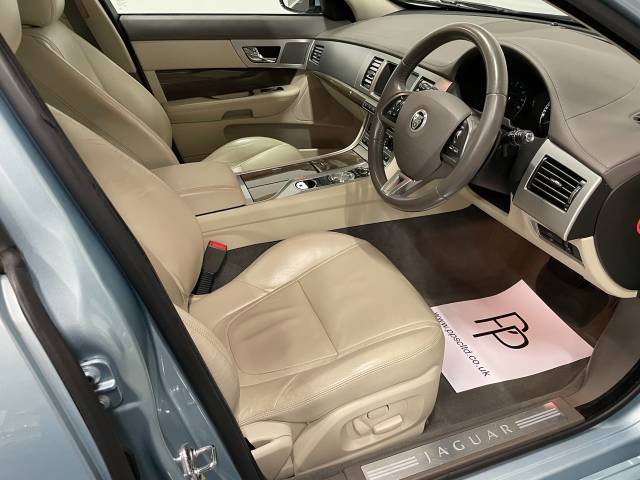 2012 Jaguar XF 2.2d Premium Luxury 4dr Auto