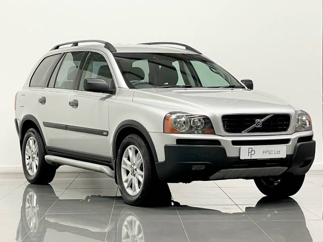 Volvo XC90 2.4 D5 SE 5dr Geartronic [185] Estate Diesel Metallic Silver at Phil Presswood Specialist Cars Brigg