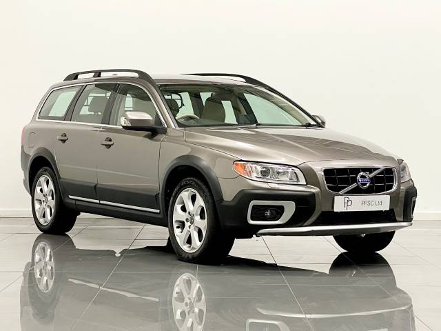 Volvo XC70 2.4 D5 [205] SE Lux 5dr Geartronic [Sat Nav] Estate Diesel Grey at Phil Presswood Specialist Cars Brigg