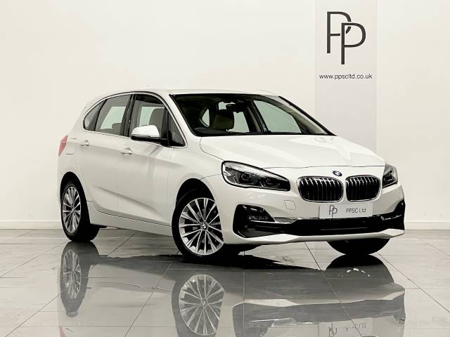 BMW 2 Series 2.0 220d xDrive Luxury 5dr Step Auto Hatchback Diesel White