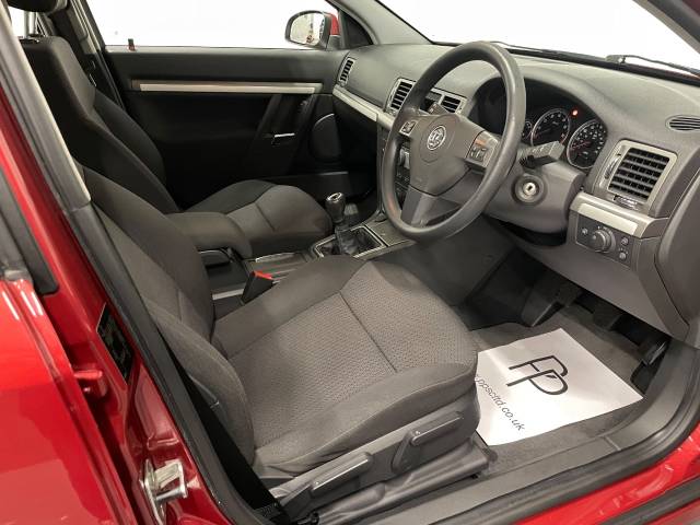 2008 Vauxhall Vectra 1.8i VVT Exclusiv 5dr