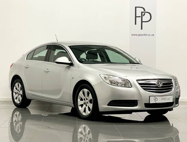 Vauxhall Insignia 2.0 CDTi Exclusiv [160] 5dr Hatchback Diesel Silver