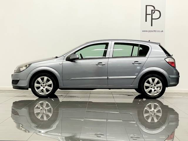 2005 Vauxhall Astra 1.6i 16V Breeze 5dr