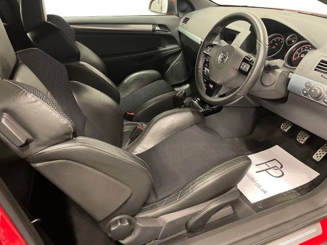 Vauxhall Astra 2.0T 16V VXR 3dr Coupe Petrol Red
