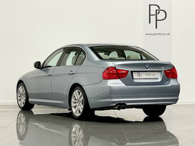2010 BMW 3 Series 3.0 325i SE 4dr
