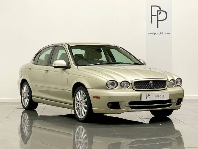 Jaguar X-Type 2.0d S 2009 4dr Saloon Diesel Metallic Gold