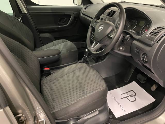 Skoda Roomster 1.2 TSI 105 SE 5dr DSG MPV Petrol Metallic Champagne Gold