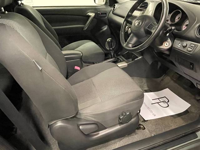 2004 Toyota Rav-4 2.0 XT3 3dr