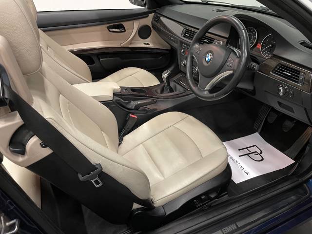 BMW 3 Series 2.0 320i SE 2dr Convertible Petrol Metallic Blue