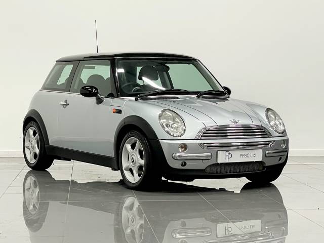Mini Hatchback 1.6 Cooper 3dr Hatchback Petrol Metallic Silver