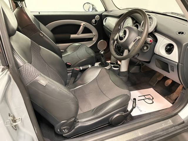 2003 Mini Hatchback 1.6 Cooper 3dr