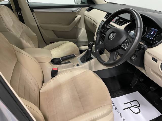 2013 Skoda Octavia 2.0 TDI CR Elegance 5dr
