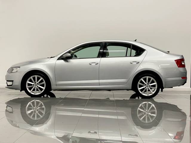 2013 Skoda Octavia 2.0 TDI CR Elegance 5dr