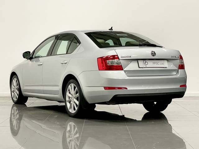 2013 Skoda Octavia 2.0 TDI CR Elegance 5dr