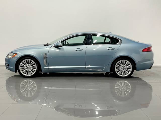 2010 Jaguar XF 3.0d V6 Premium Luxury 4dr Auto