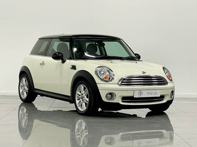 Mini Hatchback 1.6 Cooper 3dr Hatchback Petrol Pepper White