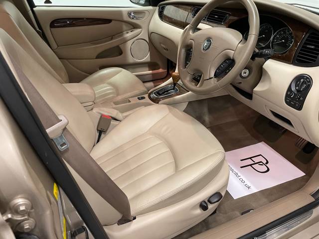 2002 Jaguar X-Type 2.0 V6 SE 4dr Auto