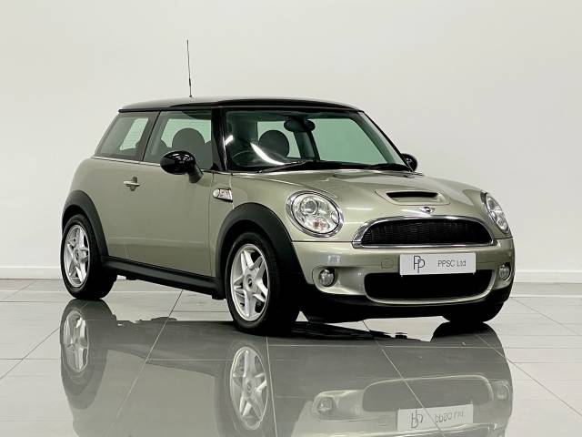 Mini Hatchback 1.6 Cooper S 3dr Auto Hatchback Petrol Metallic Champagne Silver
