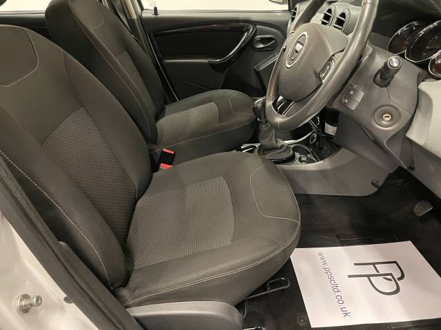 2014 Dacia Duster 1.5 dCi 110 Laureate 5dr 4X4