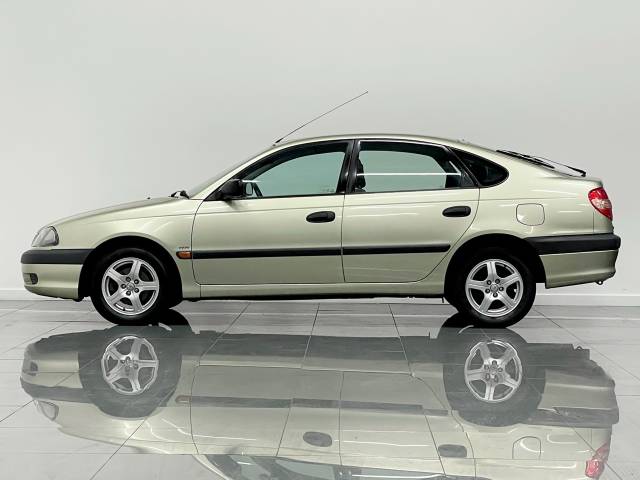 2001 Toyota Avensis 1.8 VVTi Vermont 5dr