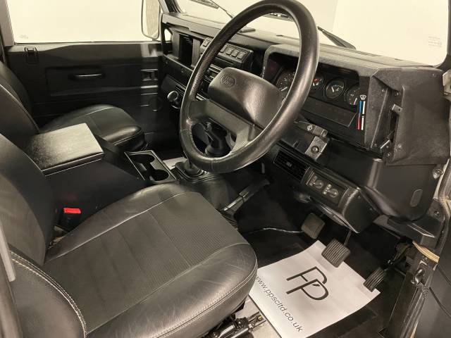 2006 Land Rover Defender 2.5 DEFENDER 90 SILVER TD5