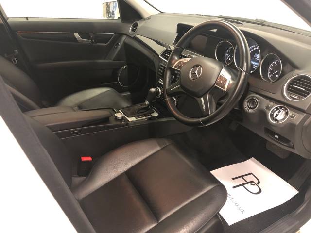 Mercedes-Benz C Class 2.1 C220 CDI BlueEFFICIENCY Executive SE 4dr Auto Saloon Diesel White
