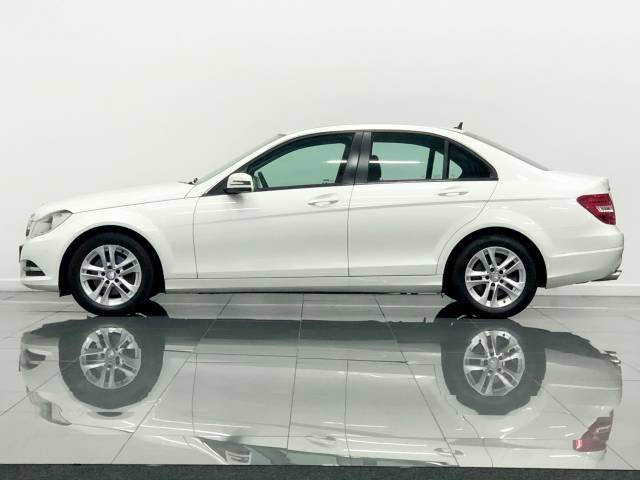 2013 Mercedes-Benz C Class 2.1 C220 CDI BlueEFFICIENCY Executive SE 4dr Auto