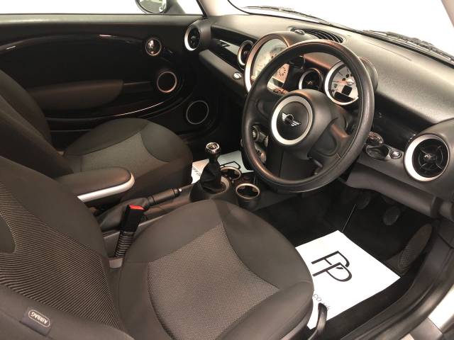 2010 Mini Hatchback 1.6 Cooper D Graphite 3dr