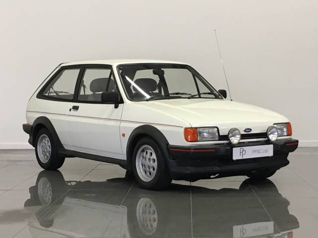 Ford Fiesta 1.6 XR2 Hatchback Petrol Diamond White