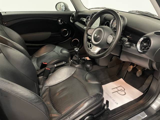 2009 Mini Hatchback 1.6 Cooper Graphite 3dr