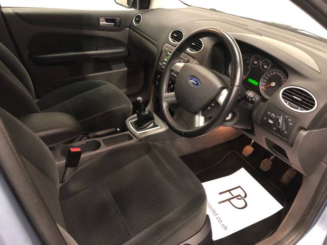 2004 Ford Focus 2.0 Ghia 5dr