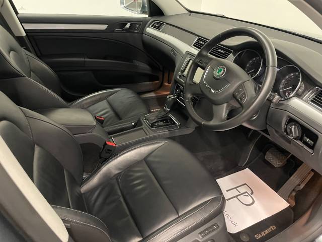 2012 Skoda Superb 2.0 TDI CR 170 Elegance 5dr DSG