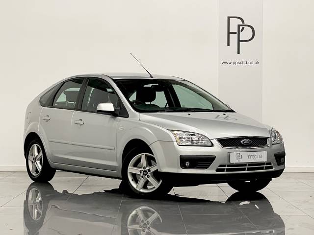 Ford Focus 2.0 Titanium 5dr Auto Hatchback Petrol Silver