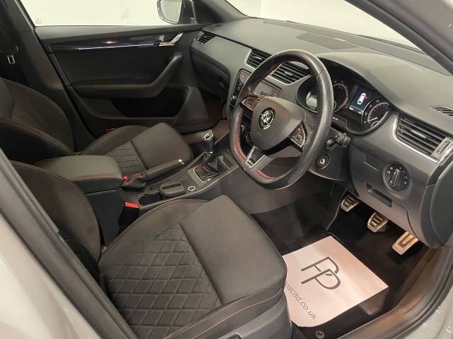 2019 Skoda Octavia 2.0 TSI 245 vRS 5dr [Black Pack]