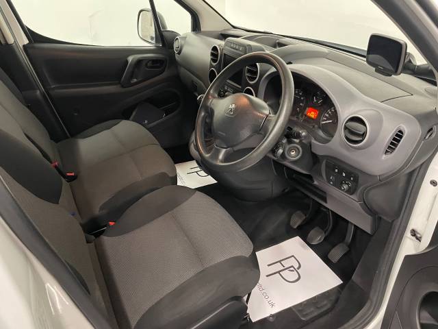 2017 Peugeot Partner 850 1.6 BlueHDi 100 Professional Van [non SS]