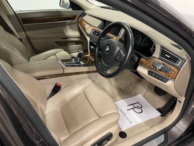 2013 BMW 7 Series 4.4 750i SE 4dr Auto