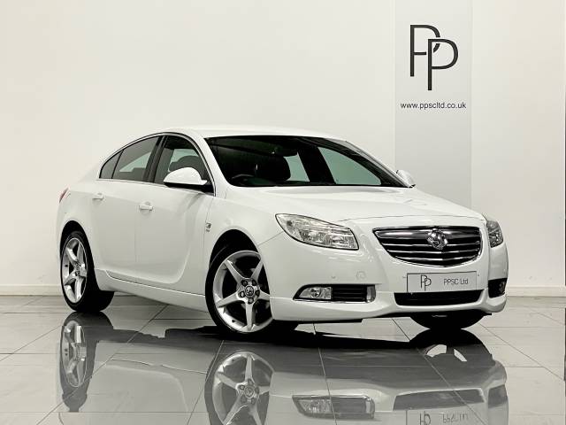 Vauxhall Insignia 2.0 CDTi SRi Vx-line Nav [160] 5dr Hatchback Diesel White
