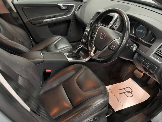 2016 Volvo XC60 2.4 D5 [220] SE Lux Nav 5dr AWD Geartronic