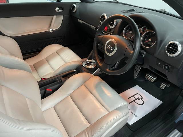 2004 Audi TT 3.2 V6 Quattro 2dr DSG
