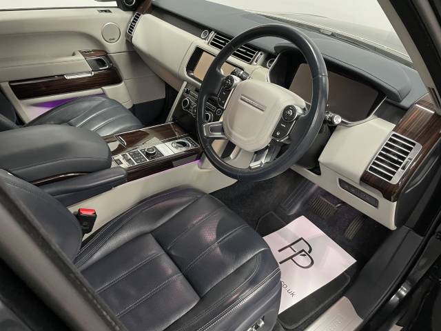 2017 Land Rover Range Rover 3.0 TDV6 Vogue SE 4dr Auto