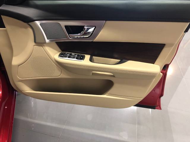 2014 Jaguar XF 2.2d [163] Luxury 4dr Auto