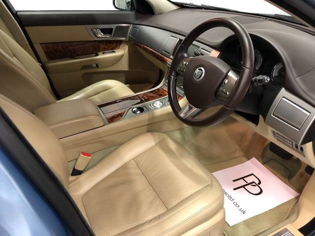 2009 Jaguar XF 3.0d V6 Premium Luxury 4dr Auto