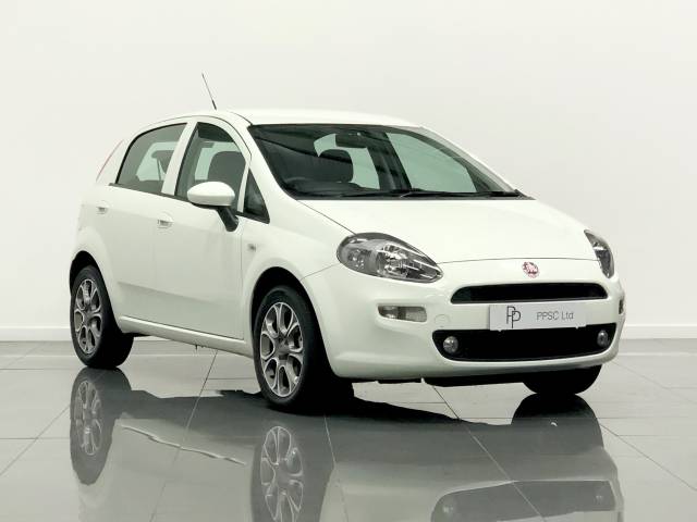 Fiat Punto 1.4 Easy+ 5dr Hatchback Petrol White